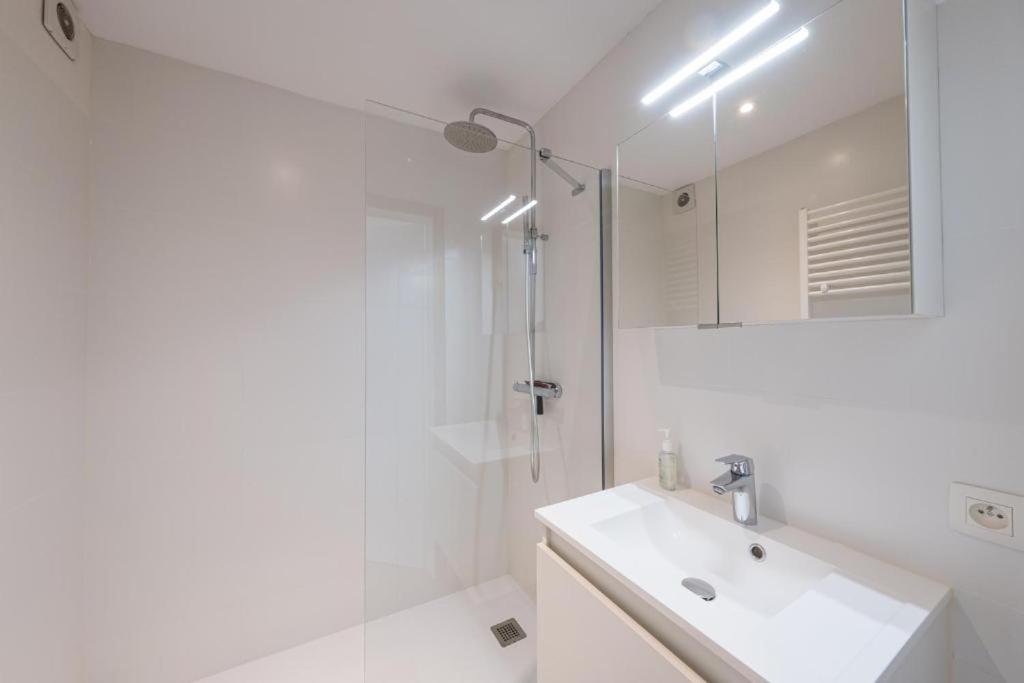Luxury Apartment With Free Parking Ostende Exterior foto